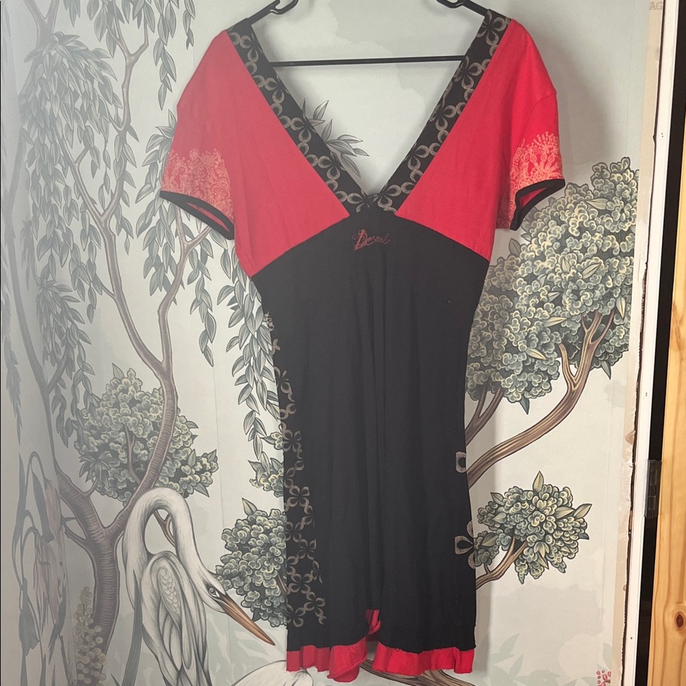 Desigual Red and Black Floral short dress, vintage, medium. - Picture 8 of 11
